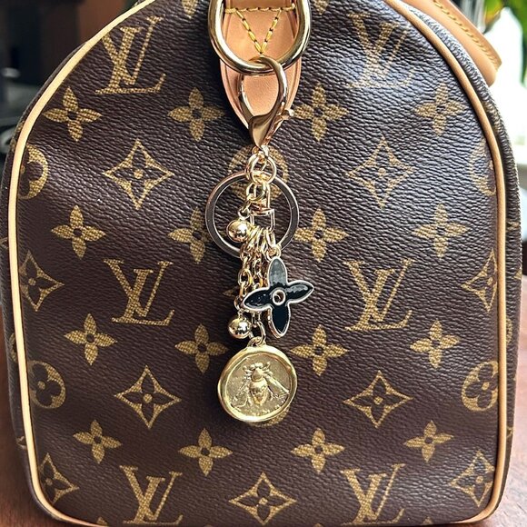 New QUEEN BEE Bag Charm Black and Gold Tone👸 - Picture 7 of 8